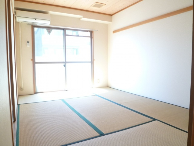 クイーンズマンション元町の和室