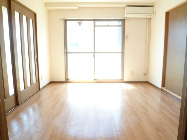 クイーンズマンション元町の居間・リビング