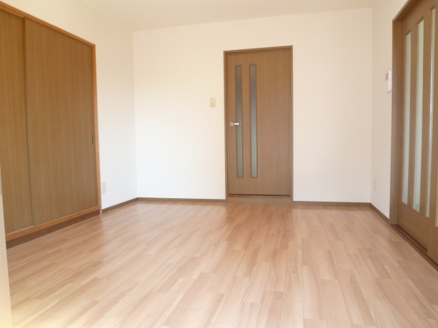クイーンズマンション元町の洋室