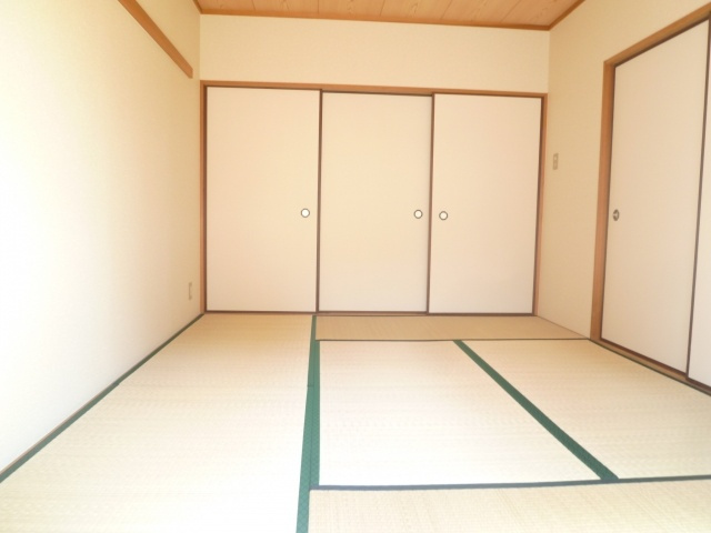 クイーンズマンション元町の和室