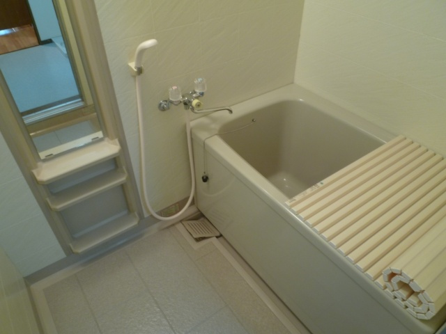 クイーンズマンション元町の浴室