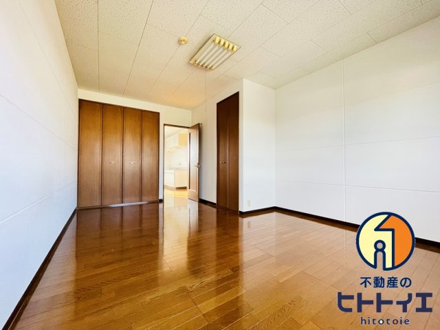 ユノソハイツ蒲原の洋室