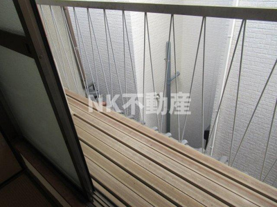 【バルコニー】 | 中小阪1丁目テラスハウス（河内小阪賃貸） | 開放的で明るい空間を演出してくれるバルコニーです