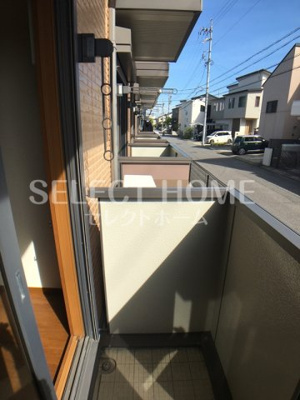 【バルコニー】 | トレゾール咲 | 開放的で明るい空間を演出してくれるバルコニーです