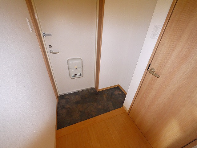 マンション南京終の玄関|ゆったりとした玄関です