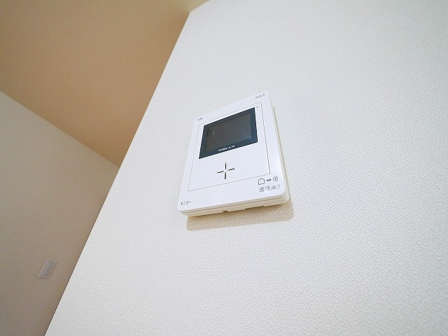 マンション南京終のセキュリティ|モニター付きインターホン完備