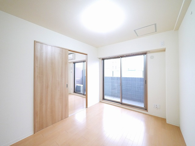 マンション南京終の洋室|広々とした洋室です