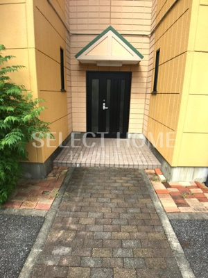 【エントランス】 | リヴァ・セレノ | 落ち着いたエントランスです