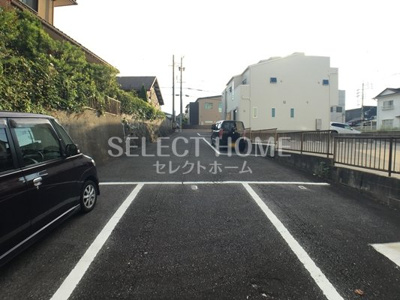 【駐車場】 | コーポみどり | 駐車場があります