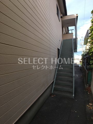 【エントランス】 | コーポみどり | 落ち着いたエントランスです