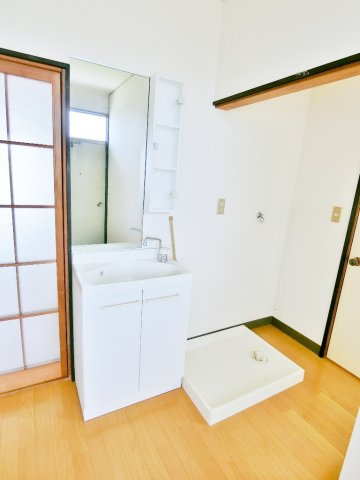 長門アパートＡ棟の独立洗面台