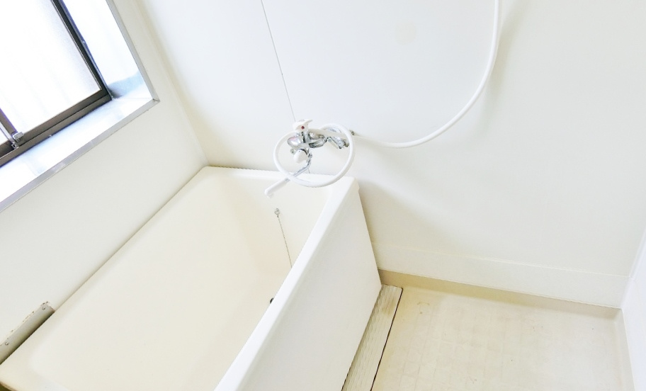 長門アパートＡ棟の浴室