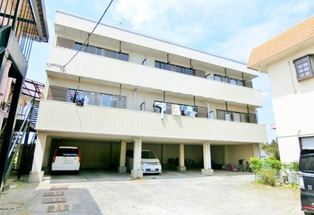 長門アパートＡ棟の外観