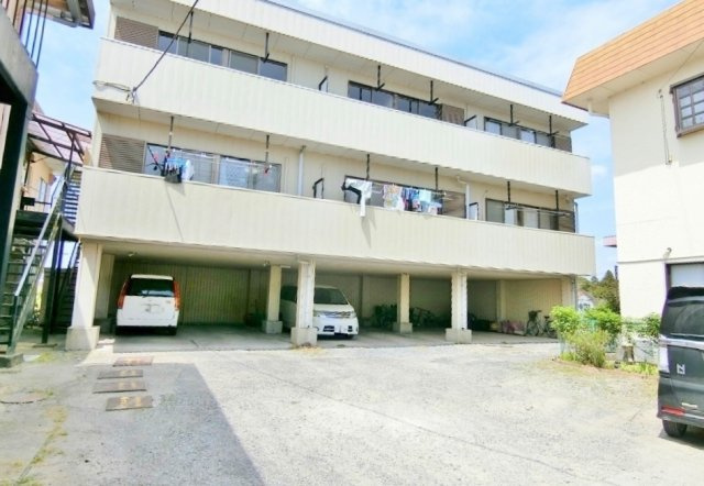 長門アパートＡ棟の駐車場