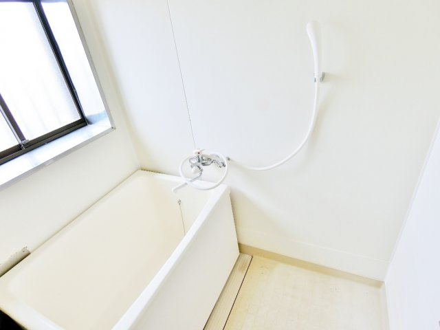 長門アパートＡ棟の浴室