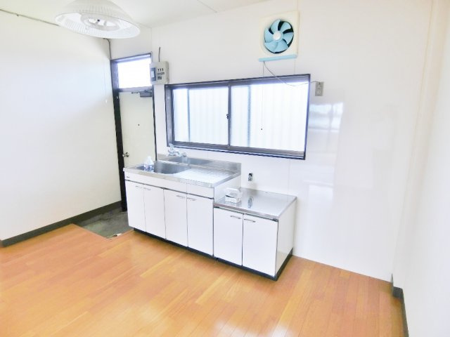 長門アパートＡ棟の居間・リビング