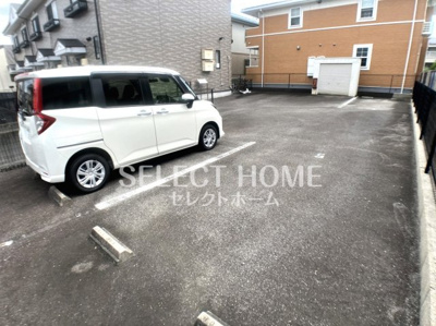 【駐車場】 | ファミールゆう | 駐車場があるので、車を買う予定の方も安心です