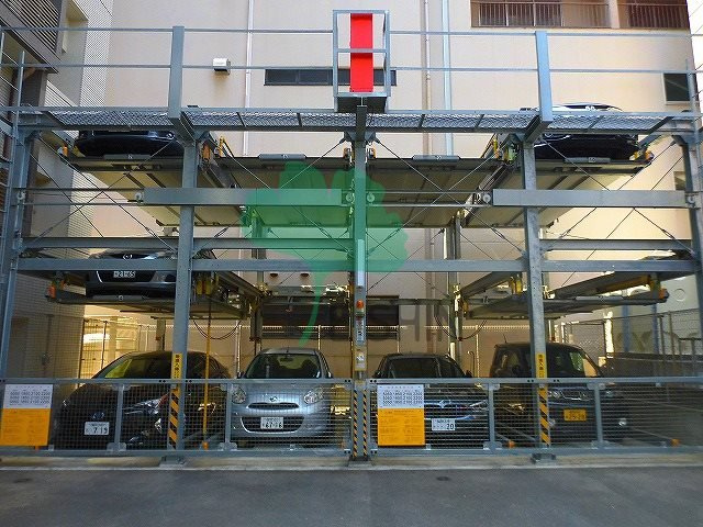 サンフェリーチェ博多駅南の駐車場
