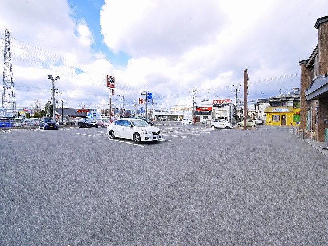 メゾン城東Ⅱの駐車場|駐車場があります