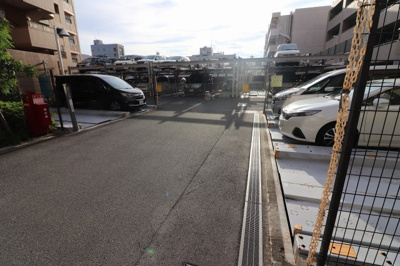 【駐車場】 | ユニハイム鶴見緑地 | 駐車スペースもあります