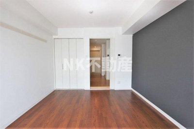 【居間・リビング】 | ネモフィラ（八戸ノ里賃貸） | 洋室です