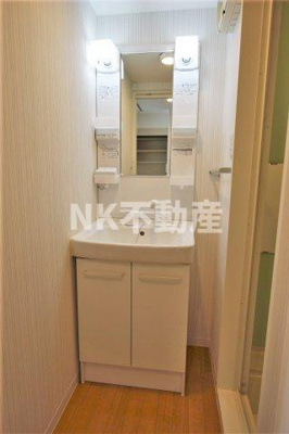 【洗面所】 | ネモフィラ（八戸ノ里賃貸） | 忙しい朝には欠かせない洗面所です