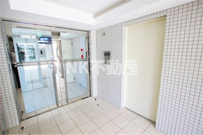 【エントランス】 | ネモフィラ（八戸ノ里賃貸） | 清潔なエントランスです