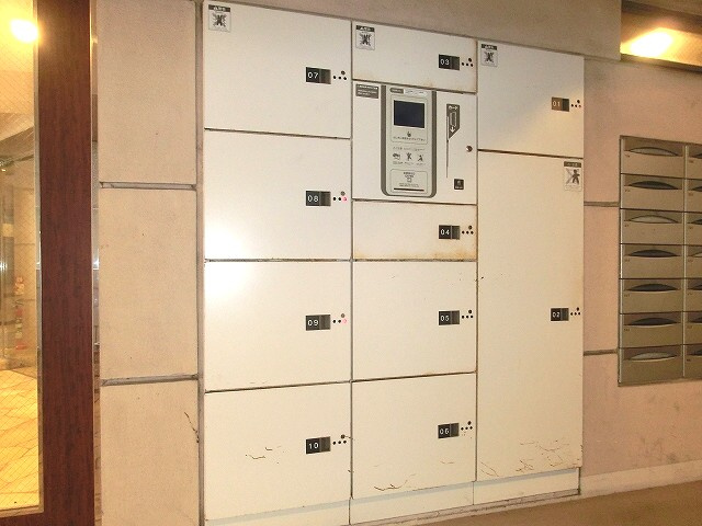RESIDIA入谷のロビー|宅配ＢＯＸです