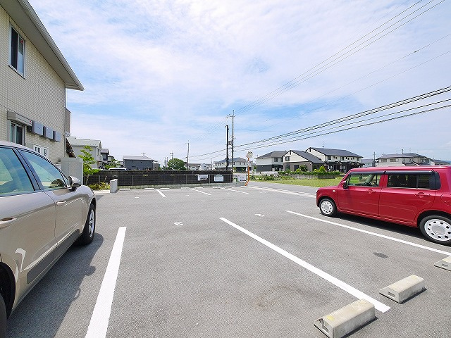 ビアン　シャンテの駐車場|駐車場があるので、車を買う予定の方も安心です