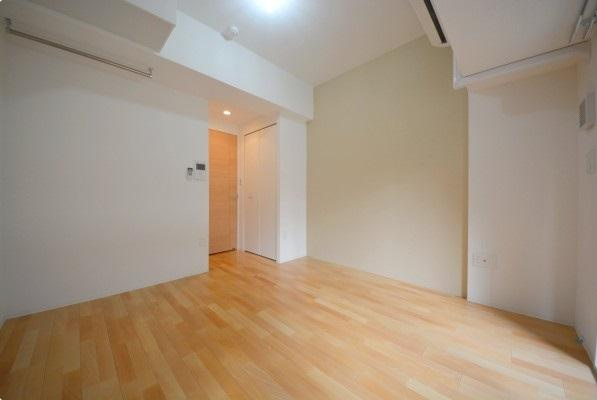 セレニテ上町台　BRAVI不動産の居間・リビング|【SERENiTE上町台（南館）】ゆったり過ごせる居間です