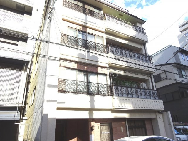 西洞院ジュエリーハイツの外観