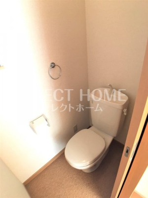 【トイレ】 | メゾネット椿北棟 | 清潔感のあるトイレです