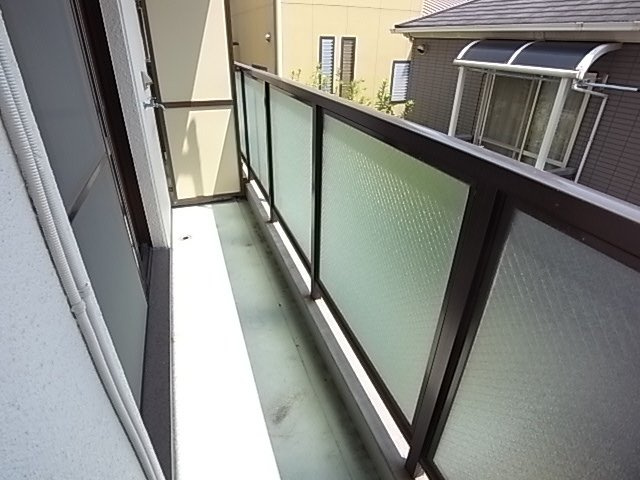 ロイヤル住吉のバルコニー