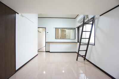 【内装】 | コア重田 | カウンター付きです。