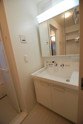 【独立洗面台】 | シャルマン岡 | 独立洗面台で身支度をすべて済ませてしまいましょう