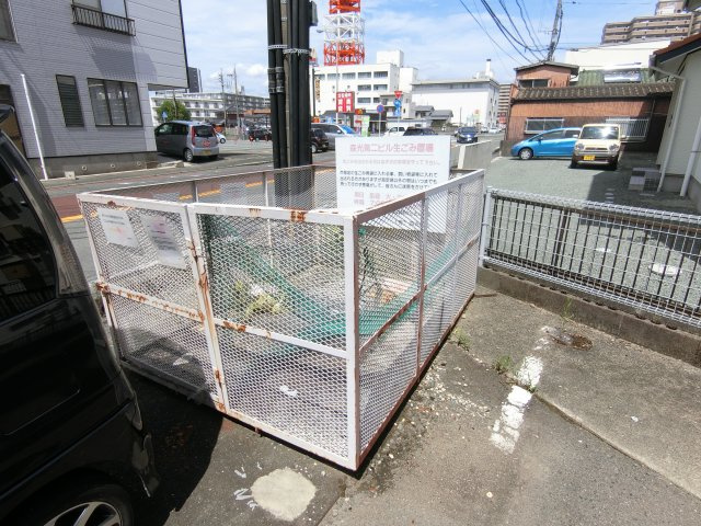 第二森光ビルのその他共用部分|敷地内ゴミおきばがあります