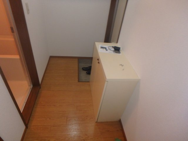 藤コーポの玄関