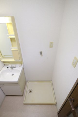 【設備】 | ウエストリバーハイツ | 室内洗濯機置場