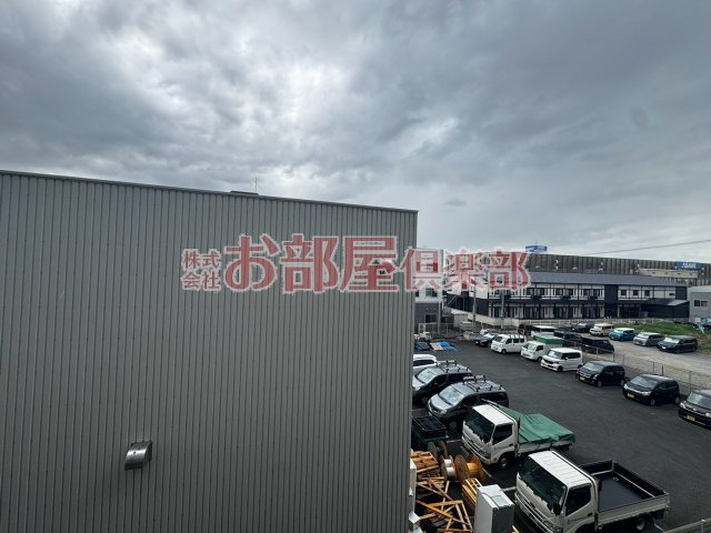 アドバンス弐番館の駐車場