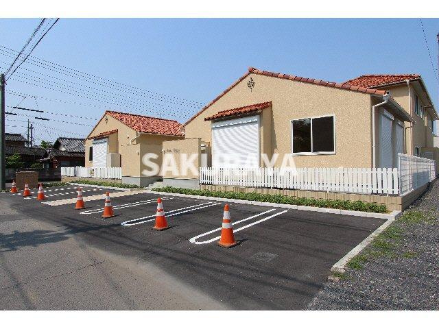 ヴィラ・フェリーチェの駐車場