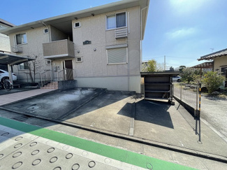 【駐車場】 | いつでも目の届く敷地内に駐車場があります♪荷物がかさばりがちなお買物にも、敷地内駐車場があると便利ですよね☆