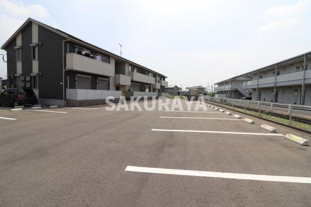 グローラの駐車場