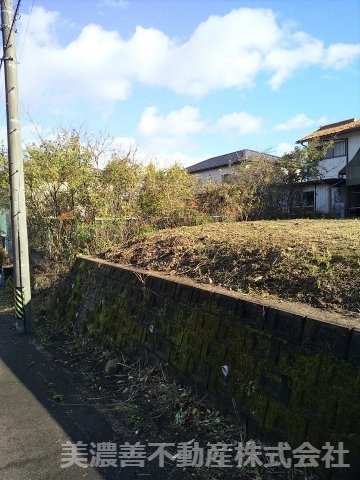 ２２０３０　関市千疋北土地の外観