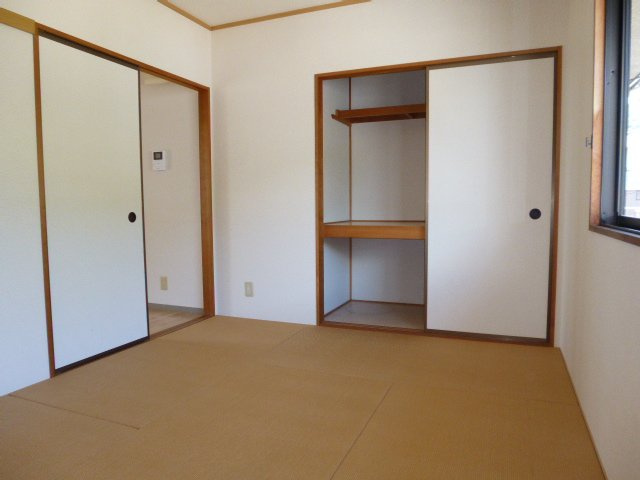 倉敷市児島阿津１丁目のアパートの寝室|和室
