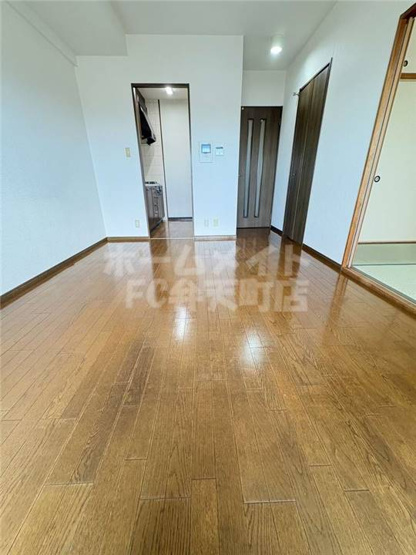 【居間・リビング】 | ファミール弁天町パークサイド