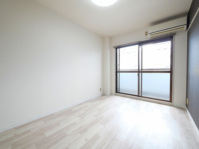 ルミエールタナカの居間・リビング|ゆったり過ごせる居間です