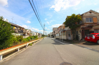 【前面道路含む現地写真】