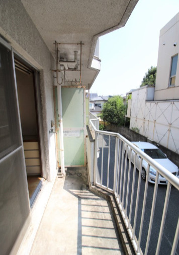 パジオン櫛原のバルコニー|暖かな日差しのふりそそぐバルコニー