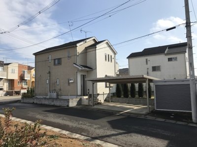 【外観】 | つくば市陣場 | すべての居室にシャッターを付けているので、防犯性が高く、台風時にも窓の割れ防止になります