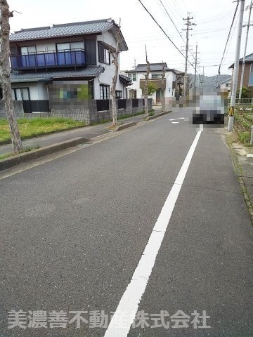 ３５４５３　岐阜市福光西土地の前面道路含む現地写真